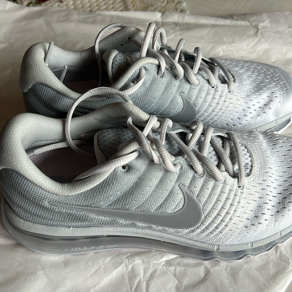 Nike Women's Sneakers - Gray and White